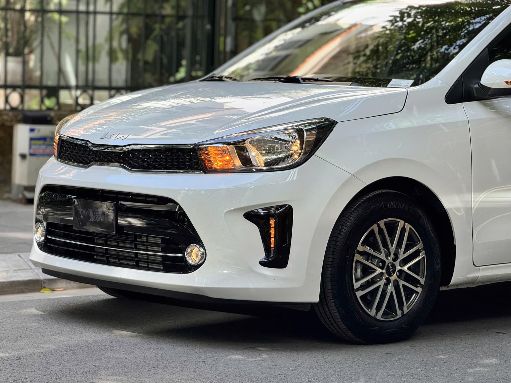 KIA Soluto MT7